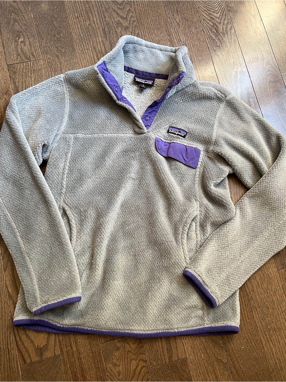 Patagonia Gray and purple fleece 1/4 snap fleece sweatshirt women’s medium